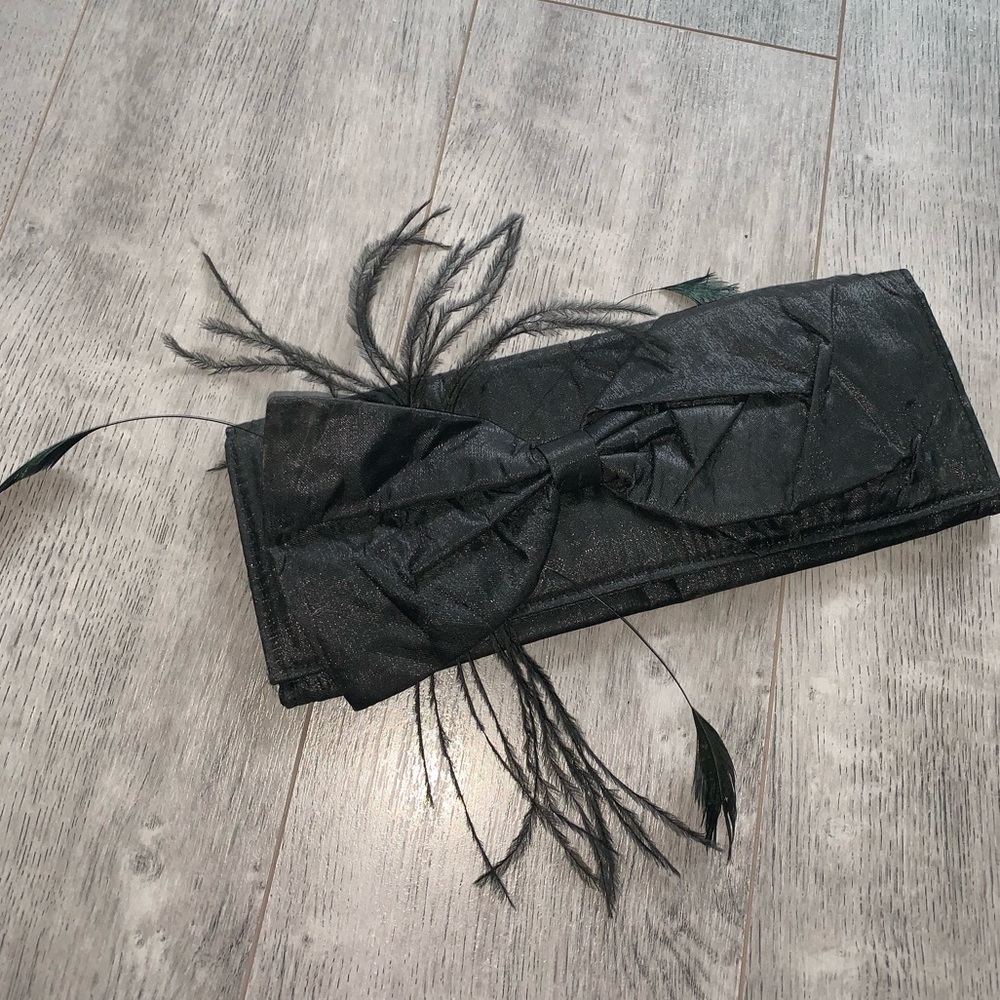 Black clutch with feathers